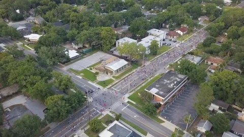 260 Drone looking down at a marathon 스톡 동영상 108547164