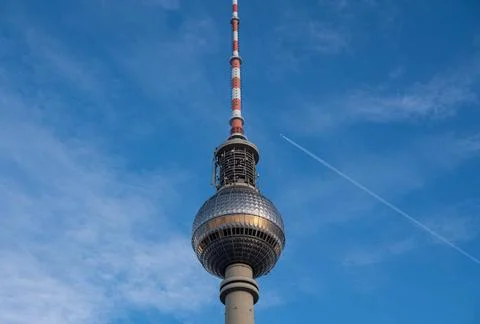 27.11.2022, Berlin, Deutschland, Europa - Blick nach oben auf den Berliner... Stock Photos