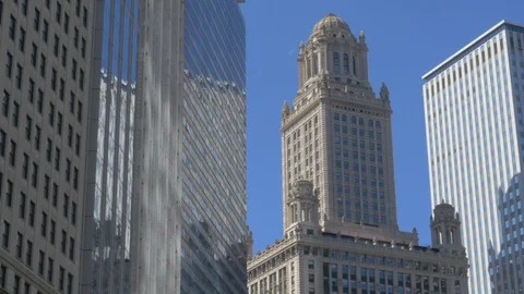 272 Chicago Closeup Old building top from the ground 스톡 동영상 107319485