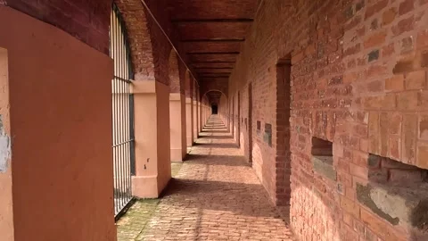27.8.2025 Cellular Jail Corridor and Interior View of Prison Cell in Port Blair Vídeos de archivo 342035976