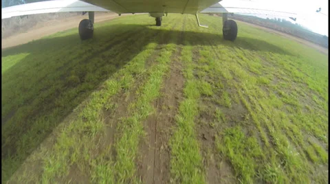 2.7K Takeoff bottom plane 스톡 동영상 37680408