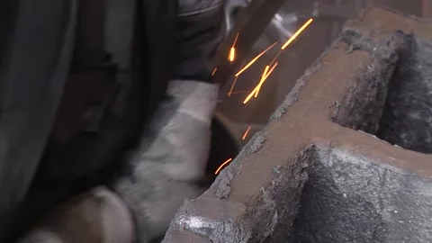 285. Casting shop for gasified models. Cleaning of the molding mixture Video stock 94225374