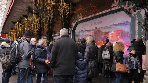 29 Rainy gray winter day Paris Lafayette Gallery crowd tourists watch glass s Stock Footage 100813631