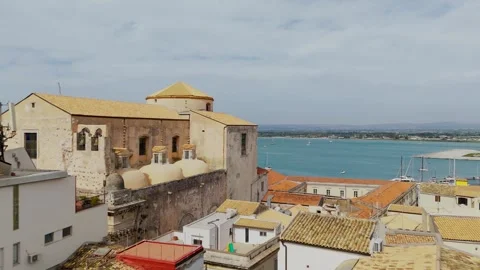 Low approach to Chiesa del Collegio dei Gesuiti, Syracuse, Italy - Aerial Drone Low approach to Chiesa del Collegio dei Gesuiti, Syracuse, Italy - Aerial Drone
