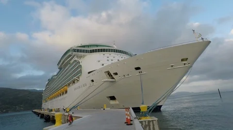 2K Cruise Ship Vídeo Stock 92374268