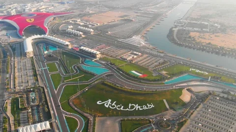 2K Resolution Aerial View of ABU DHABI YAS ISLAND CIRCUIT Vídeo Stock 129483841