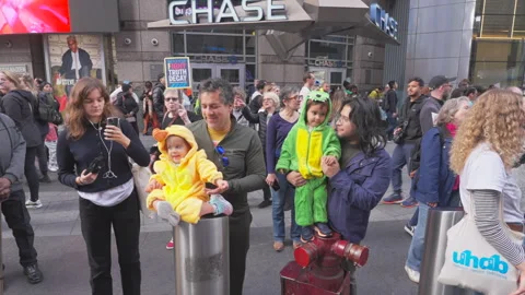 2nd No Kings Protest Rally At Times Square In New York City On 2025 Vídeo Stock 319969827