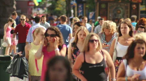2x SLOW MOTION  crowd video at the street, sunny, strong zoom Video stock 38045504