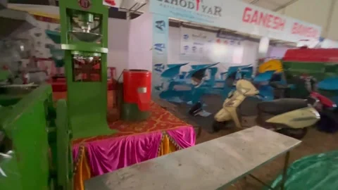 3-in-1 combined mini rice mill and grinder machine Vídeo Stock 346814554