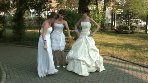3 brides talking Stock Footage 11223900