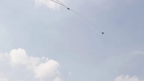 3 fighter jets in the blue sky. A general plan. Aerobatic figures. Airshow. 8 Video stock 124164783