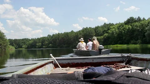 3 man in the motorboat Video stock 97890065