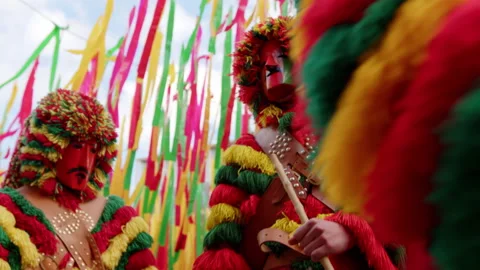 3 masked carnival characters Stockbeeldmateriaal 268301658