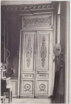 3 rue follower. 3, SÃ guier Street: Louis XVI Style Door Top, 1921. Paris .. Stock Photos