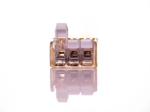 3-terminal splicing connector for stranded and solid wires for electric cable Stock-Fotos
