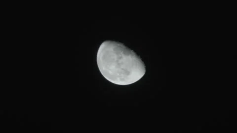 300mm super moon closeup Stockbeeldmateriaal 144123987