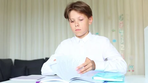 30Z kid school 00416720 Video stock 287317818
