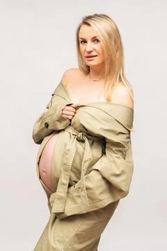 32 week, Expecting mother studio photo 写真素材