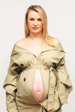 32 week, Expecting mother studio photo 写真素材