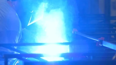 357 Welder working in a factory in slow motion Stock-Footage 122939726