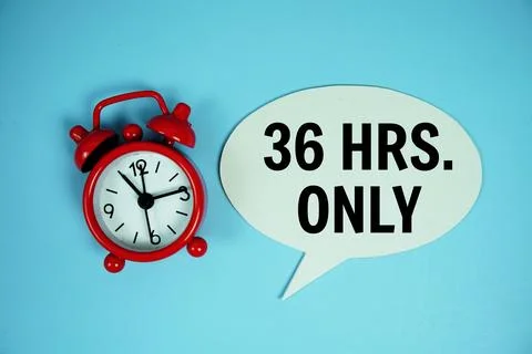 36 Hrs only text on speech bluble with alarm clock top view on blue backgroun 스톡 사진
