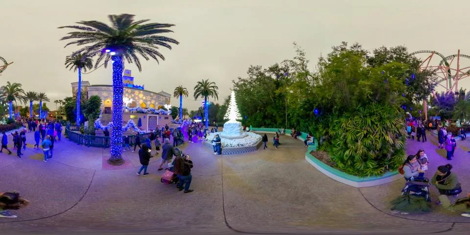 360 camera equirectangular photo Busch Gardens Tampa Florida holiday lights d Foto stock