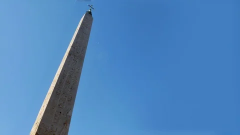 360 degree hyperlapse around the obelisk of Piazza del Popolo, Rome Stock-Footage 93698388