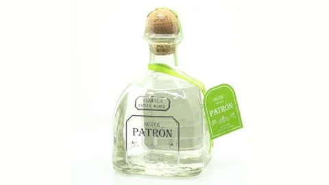 360 Degree Loop-able Rotation of Patron Silver Bottle
4K 3840x2160 Vídeo Stock 103173531