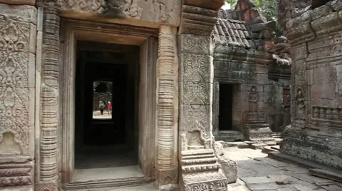 360 degree pan of inside Ta Som temple Stock Footage 12445364
