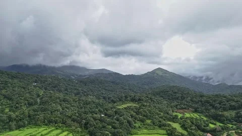 A 360 degree pan view of stunning nature with roads houses farmlands surrou.. 스톡 동영상 316684004