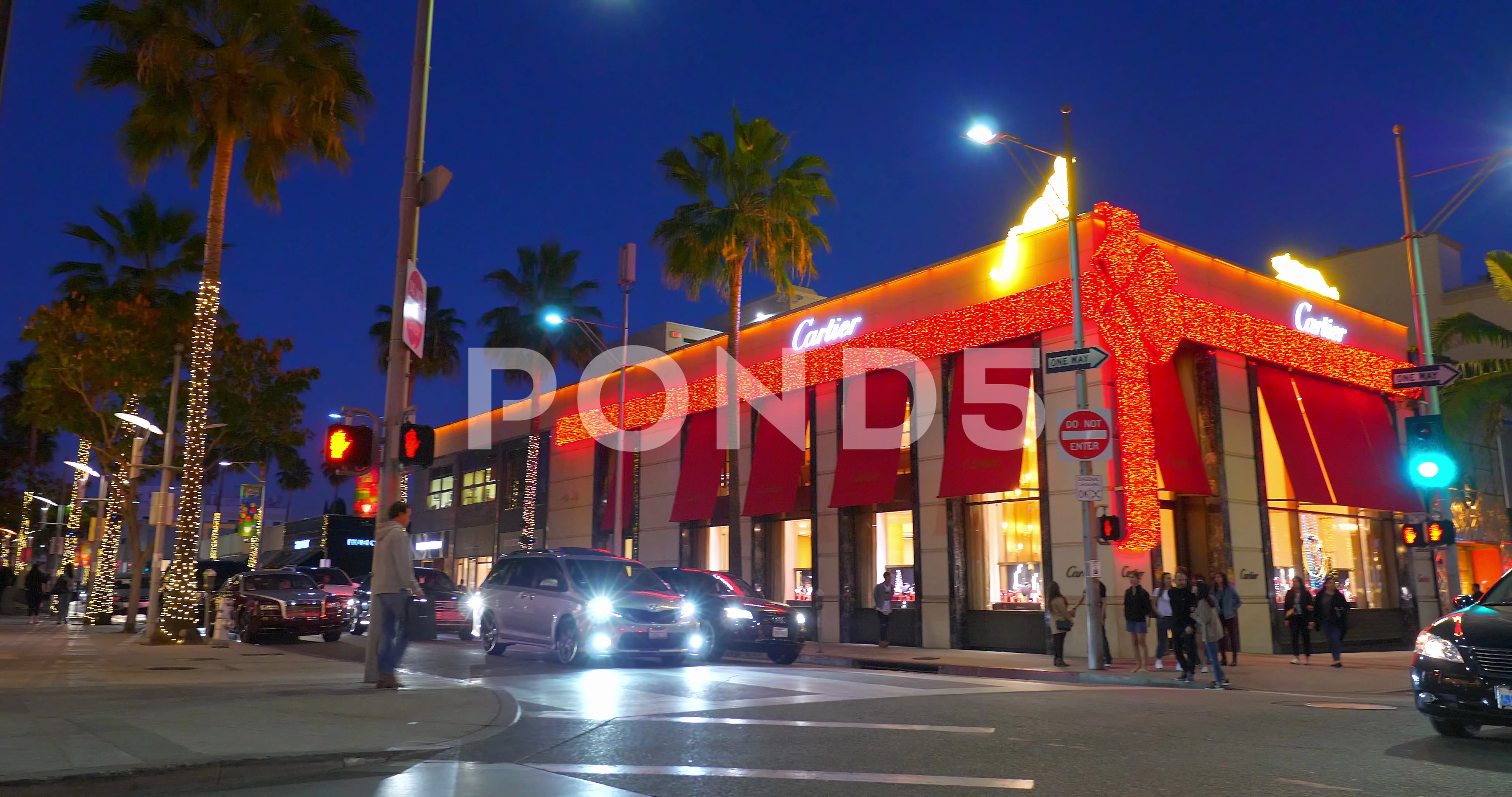 360 degree panorama of Rodeo Drive in Be, Stock Video