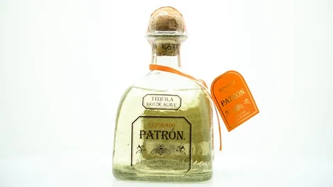 360 Degree Seamless Loop-able Rotation of Patron Reposado Tequila Bottle Vídeo Stock 103173552