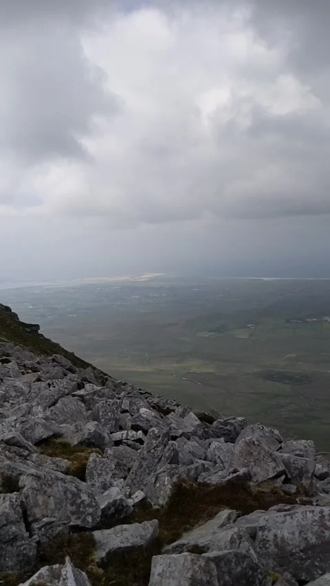 360 degree view up in the clouds on Muckish Mountain Video stock 170487967