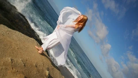 360 degrees shot. Freedom Concept . Women in white dress and with scarf standing Stock-Footage 102151007