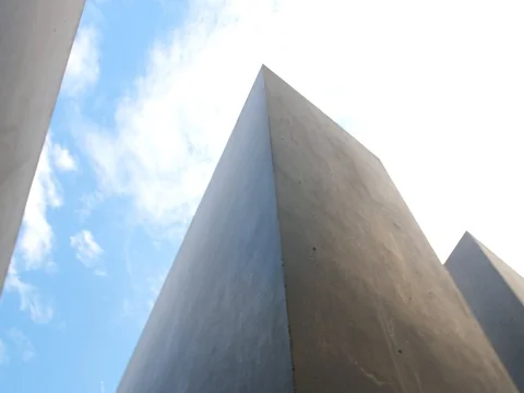 360 degrees shot in the middle of the Holocaust Memorial Stock-Footage 80446365