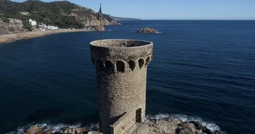 360 drone flight around the tower of a medieval castle Stock Footage 85610408