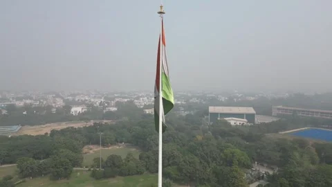 360 Immersion Close-Up 4K View of Indian Flag and Architectural Majesty 動画素材 260907171