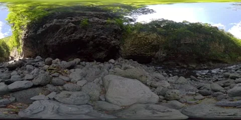 360° Panoramic View near a Flowing Stream inside Réunion Island Canyon 스톡 동영상 317610808