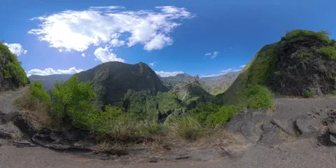 360° Panoramic View over the Cirque de Mafate and Surrounding Mountains, Réunion 스톡 동영상 317611113