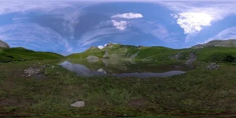360° Panoramic View from the Shore of a Mountain Lake in the Alps 스톡 동영상 317610977