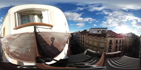 360 Spherical VR Video of small street in Zaragoza, Spain Vidéo 68374322