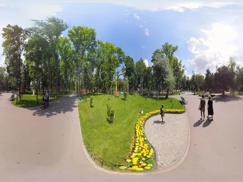 360 video panoramic view of statue of girl in the park Stock Footage 76431550