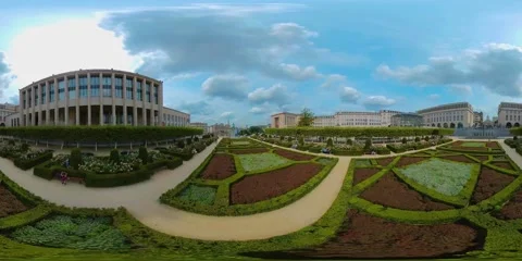 360 virtual reality view of the city Brussel in Belgium, no camera in view Stock Footage