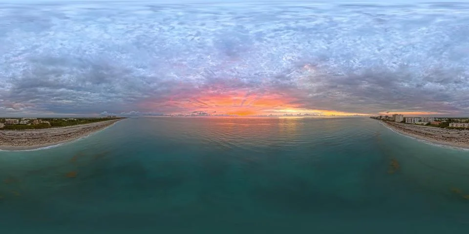 360 VR Aerial Panorama: Dramatic Sunrise and Pink Sunbeams, Florida Stock-Fotos