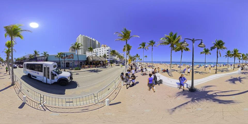 360 VR equirectangular photo of spring break crowds on Fort Lauderdale Beac.. Fotos de archivo
