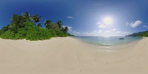 360 VR landscape – 8K deserted sandy beach tropical island lagoon Stock Footage 88526470
