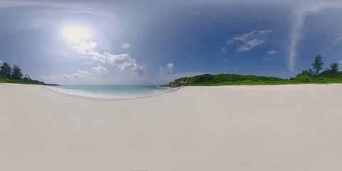 360 VR landscape – 8K wide sandy beach of tropical island Vidéo 88730433