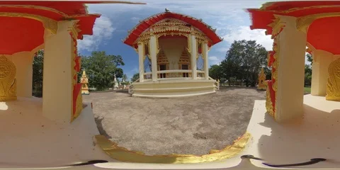 360 VR Low angle inside Thai Shrine, gold and red decorated buddhist temple Stock Footage 119445760