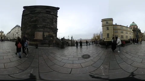 360 VR view at Charles Bridge in Prague, Czech republic 動画素材 120153662