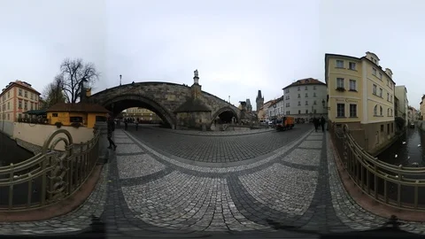 360 VR view at Charles Bridge, Prague, Czech republic 動画素材 120156761